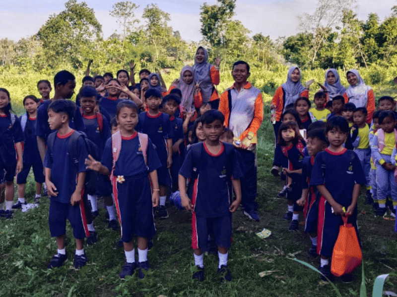 Pengenalan Lingkungan dan A;am bagi Siswa SDN 4 Selowogo